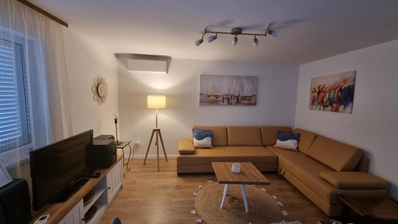Апартаменты Apartman Z12 Корнич Экстерьер фото
