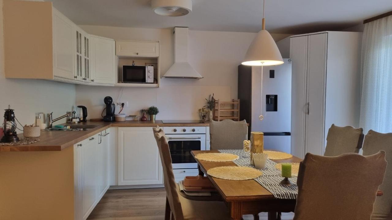 Апартаменты Apartman Z12 Корнич Экстерьер фото