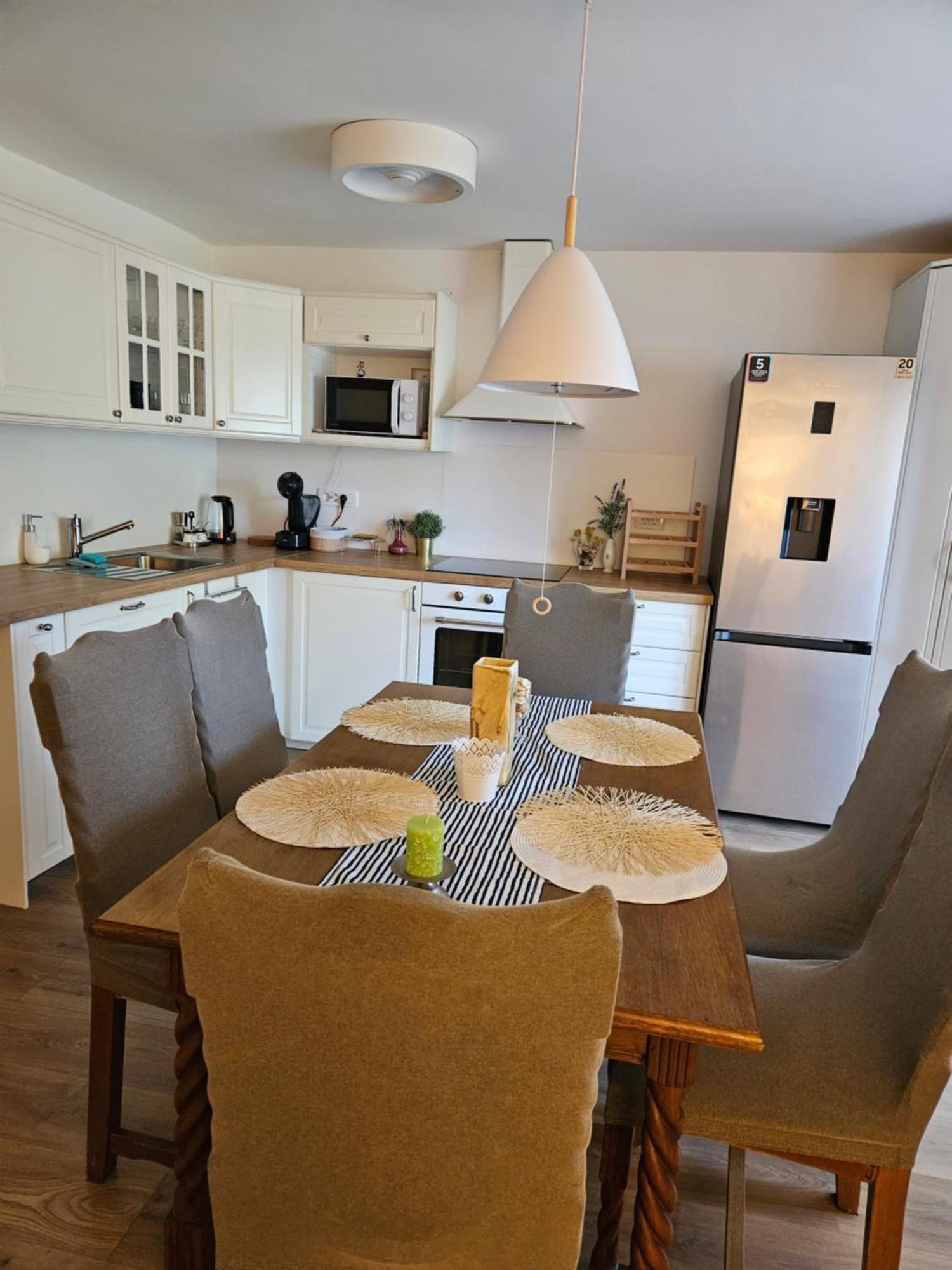Апартаменты Apartman Z12 Корнич Экстерьер фото